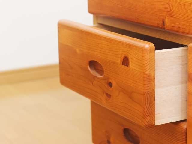 木製家具のカビ…どうにかして落としたい！適切な除去方法とは？